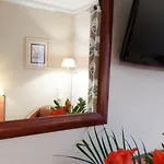Szálloda Eden Montmartre 3*