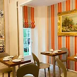 Eden Montmartre 3*