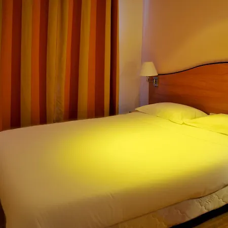 Eden Montmartre Отель 3*