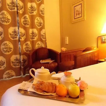 Eden Montmartre Отель Париж