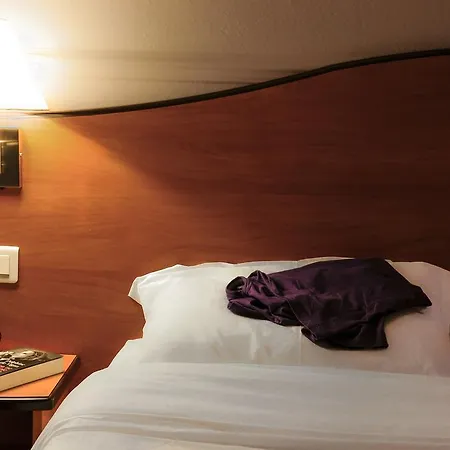Eden Montmartre Отель 3*