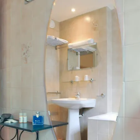 Hotel Eden Montmartre 3*
