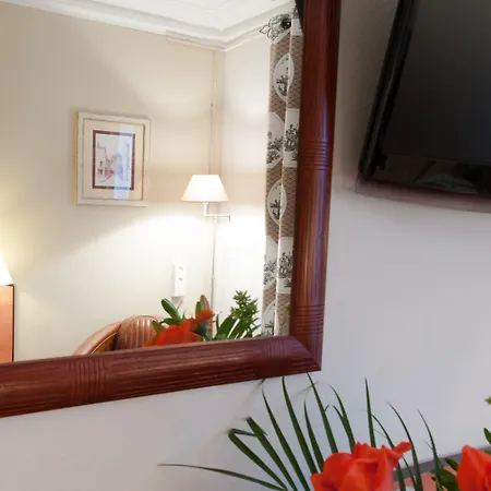 Hotel Eden Montmartre 3*