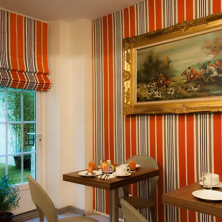 Eden Montmartre Hotel París