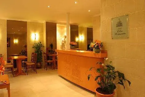 Отель Eden Montmartre Париж