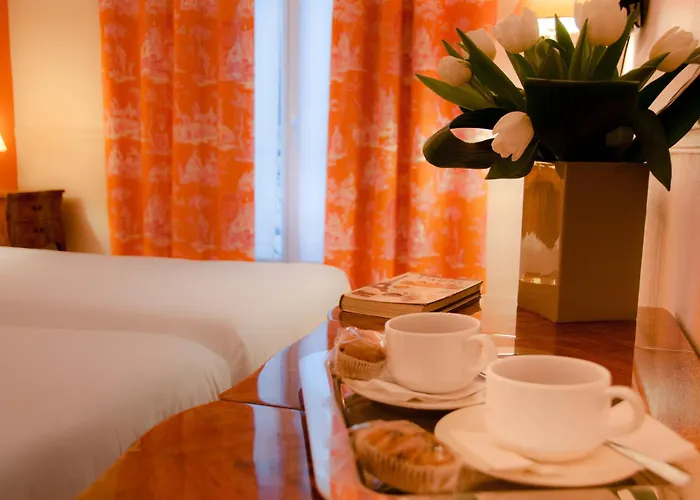 Отель Eden Montmartre Париж