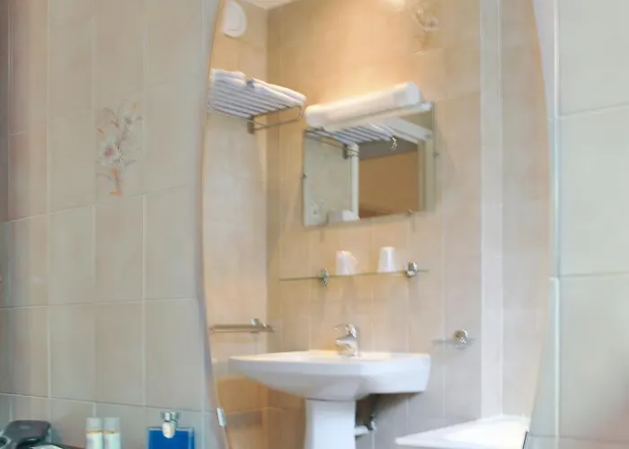 Отель Eden Montmartre 3*