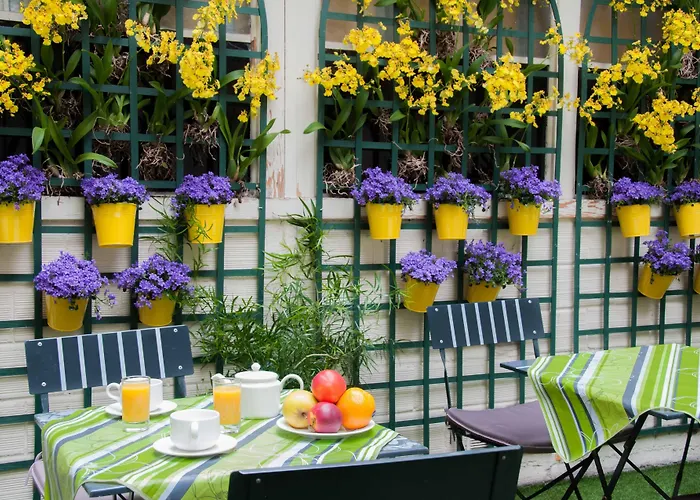 Eden Montmartre Отель Париж