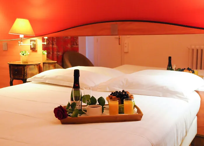 Отель Eden Montmartre Париж