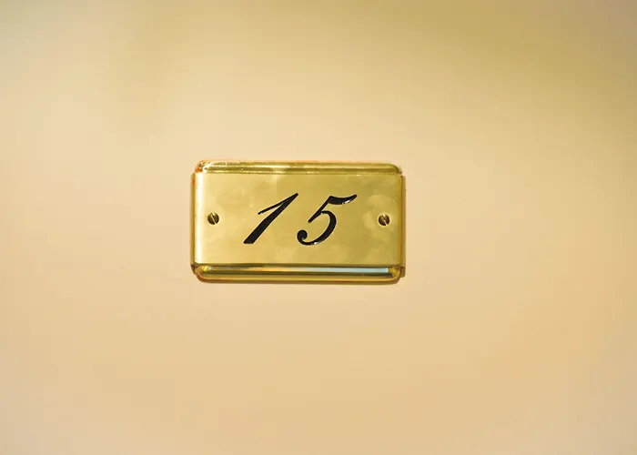 Отель Eden Montmartre