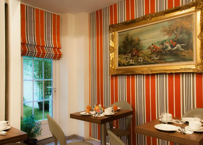 Eden Montmartre Отель Париж