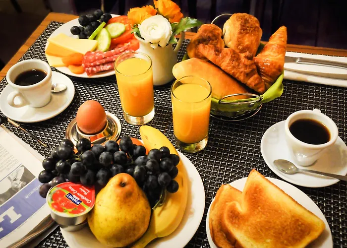 Отель Eden Montmartre 3*