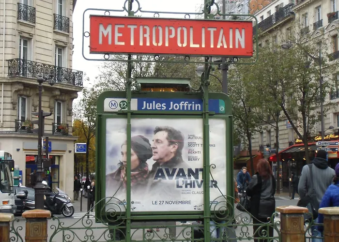 Eden Montmartre Отель Париж