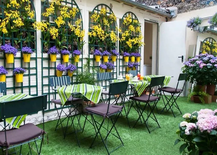 Eden Montmartre 3* Париж