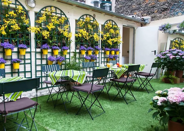 Отель Eden Montmartre 3*