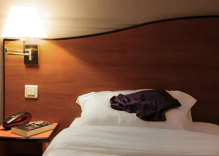 Eden Montmartre Отель 3*